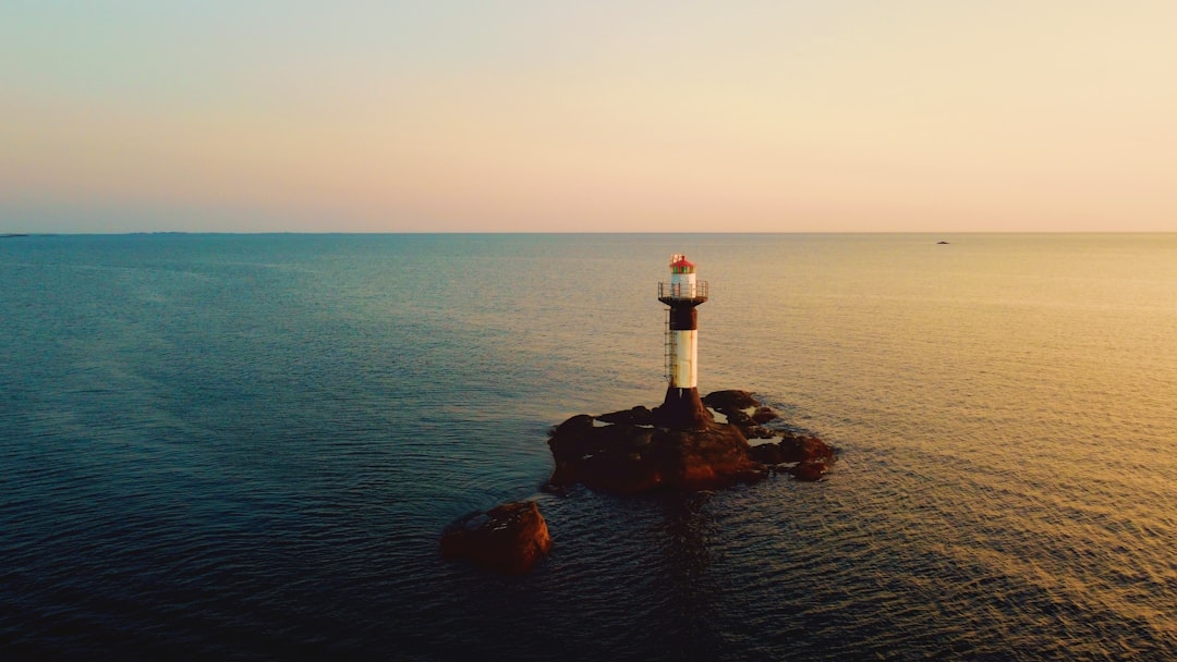 A practical, operator-first look at how startup boards shape leadership decisions, balancing speed with governance to avoid common founder pitfalls.